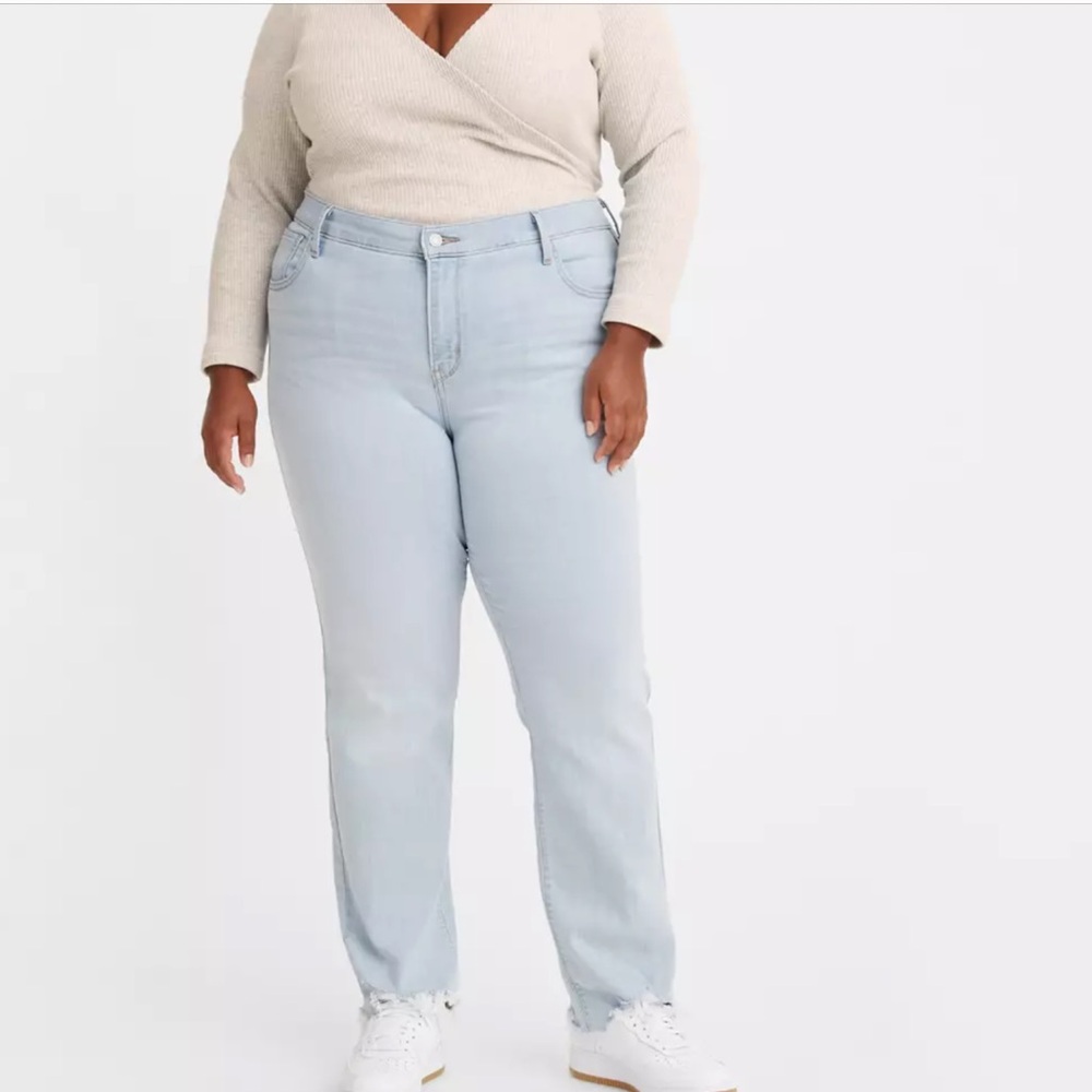 Levi's 724 High-Rise Slim Straight Leg Jeans